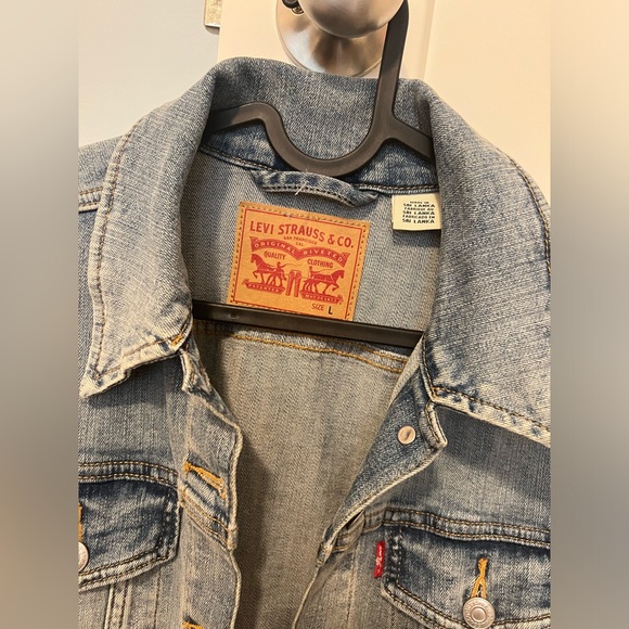 Levis Denim Jacket - Picture 2 of 8